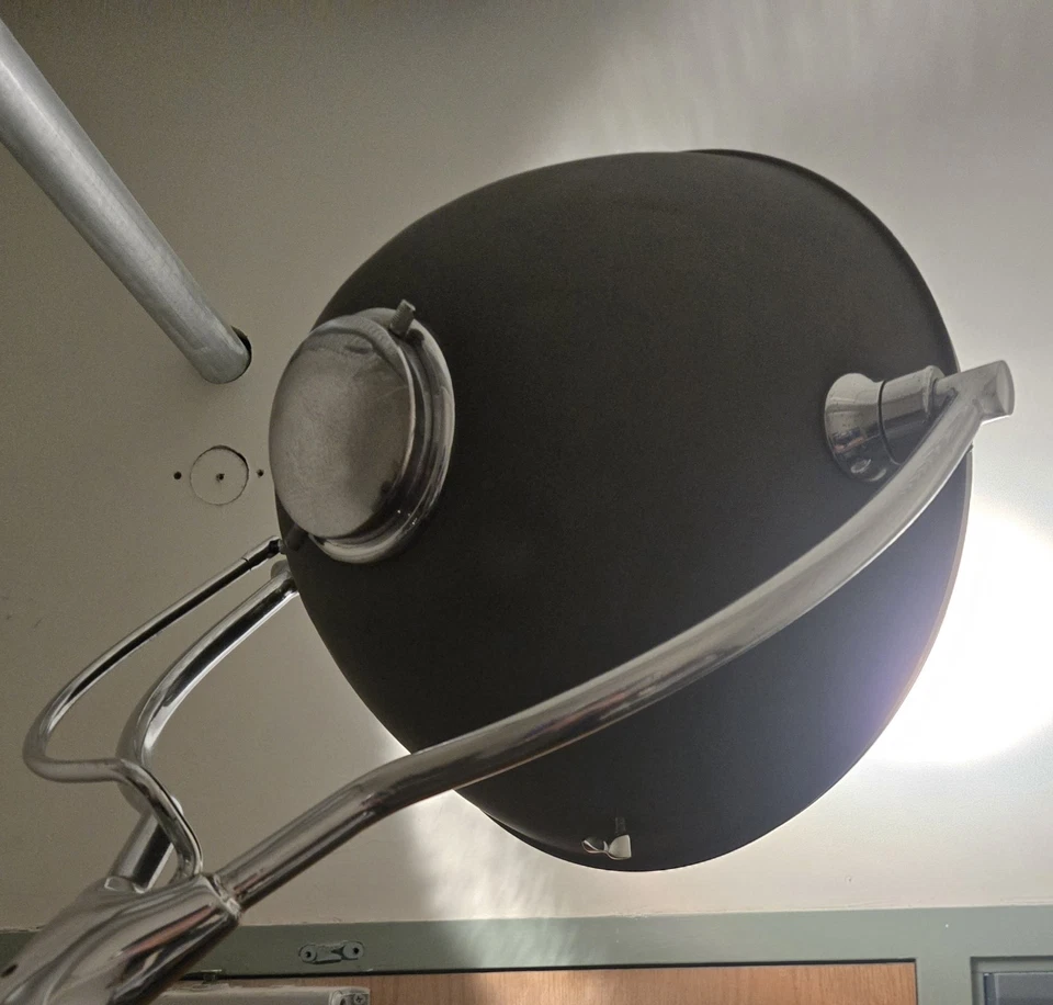 Большой 9' старинный промышленный хирургический свет хром и серый в оригинальном состоянии - Изображение 3 из 4