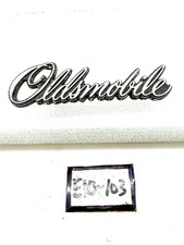 Vintage 1976 - 1977 Oldsmobile Custom Cruiser Trunk Emblem Gm 552015 E10-103