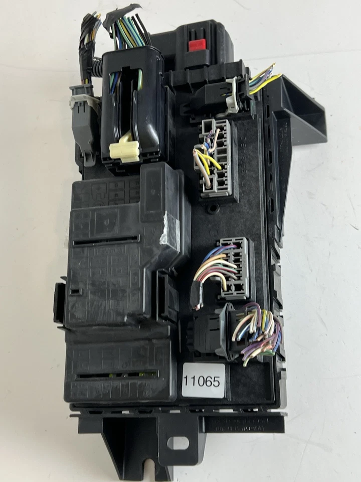 2010 FORD EDGE MULTIFUNCTION FUSE RELAY JUNCTION CABIN BOX AT4T15604BC OEM - Image 4 of 4