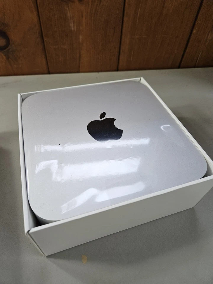 Mac Mini Server 2010 | Core 2 Duo | 4GB RAM | High Sierra NEW IN BOX NEVER USED - Image 4 of 4