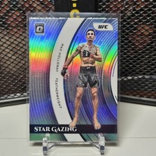 2022 Panini Donruss Optic UFC - Star Gazing Max Holloway #20 Holo Prizm