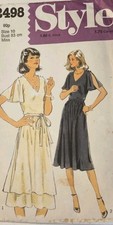STYLE 2498 SEWING PATTERN SIZE 10  1970S VINTAGE PATTERN BEAUTIFUL DRESS 1978