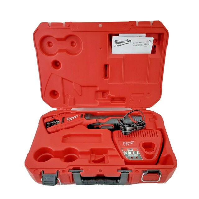 Milwaukee M12 Cordless Copper Tubing 12v Lithium Ion Cutter Kit 247112