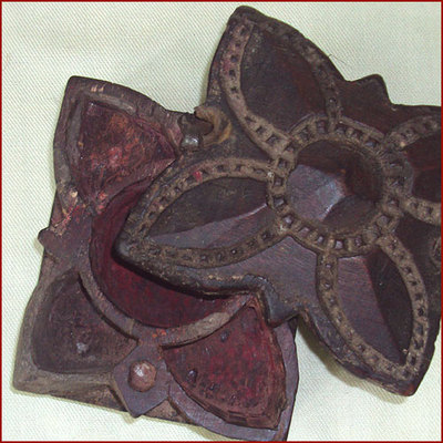 ANTIQUE CARVED BLESSING BOX  BIG FLOWER ON  TOP IRON RING NEPAL