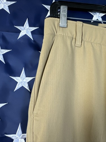 Under Armour The Showdown Pant Dress Pants Men's Khaki New with Tags Size 30 - Picture 3 of 7