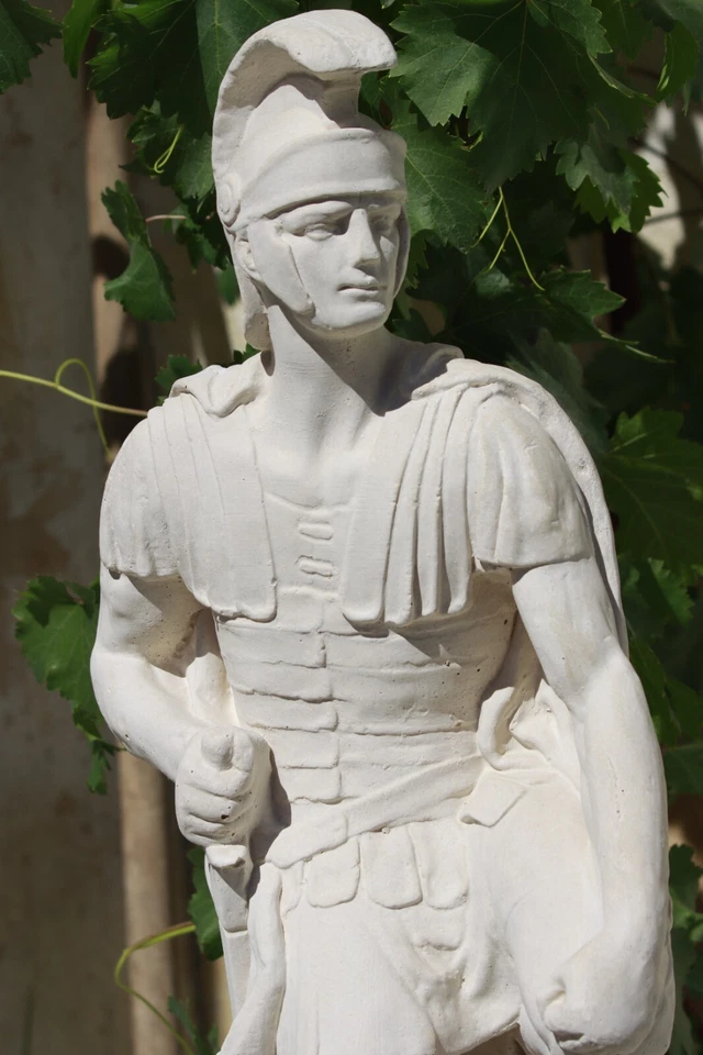 STATUA CENTURIONE/SOLDATO ROMANO IN CEMENTO 60cm DA GIARDINO - Immagine 2 di 4