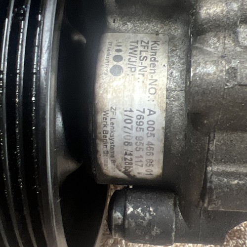 Mercedes C Class 2007 W204 Power Steering Pump - V6 - A0054666501 - Picture 4 of 4