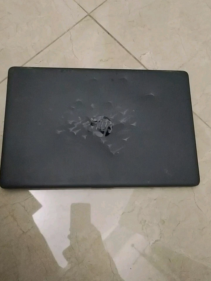 "Notebook HP Pavilion 15 AMD A10 8GB RAM 500GB HD WiFi Webcam – Non Funzionante - Immagine 2 di 4