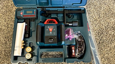 Bosch GRL900-20HV Self-Leveling Rotary Laser Level Kit Red Beam 1000 ft ±1/8"
