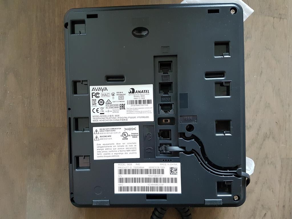 Avaya 9608 poste VoIP avec écran rétroéclairé et son HD - 4