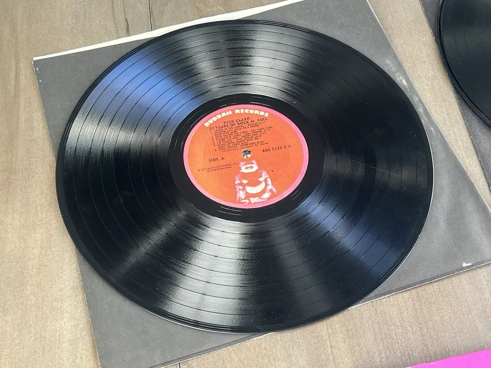 Dick Clark “20 Years Of Rock N’ Roll” Vinyl 2LP VG+ Record Gatefold (BDS-5133-2) - Imagem 4 de 4