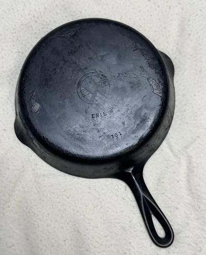 Griswold Cast Iron Skillet No.7 Erie, PA 701 G Dbl spout, Small Logo Flat