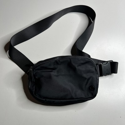 lululemon Everywhere Belt Bag Black Waist Crossbody Sling Unisex
