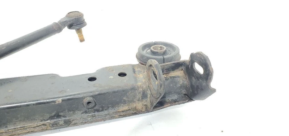 Suspensión cuadro K travesaño trasero tracción trasera PN FB4328800G OEM 86 91 Mazda RX7 Foto 3 de 4