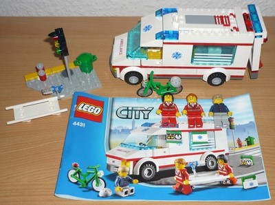 Lego City 4431 Ambulance / Krankenwagen v. 2012 + OBA