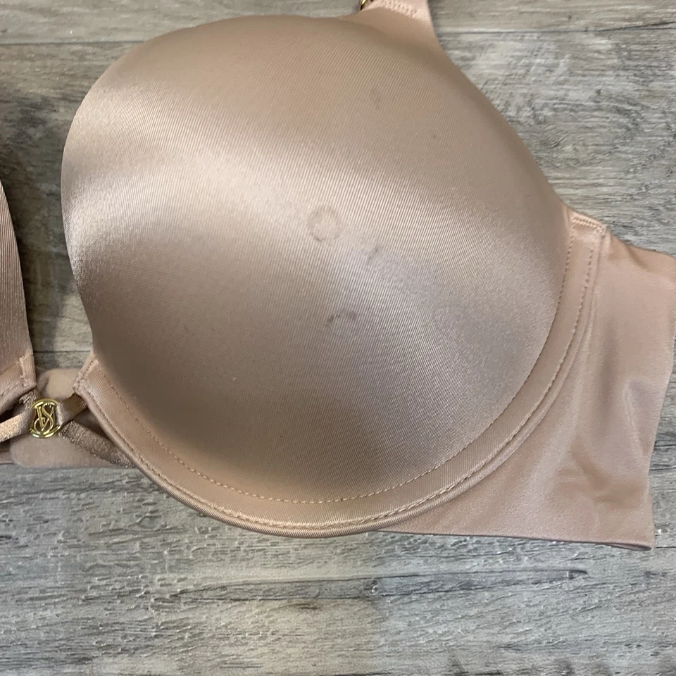 Sutiã de mergulho Victoria Secret cetim bombshell logotipo acento bronzeado tamanho 34 C - Imagem 2 de 4