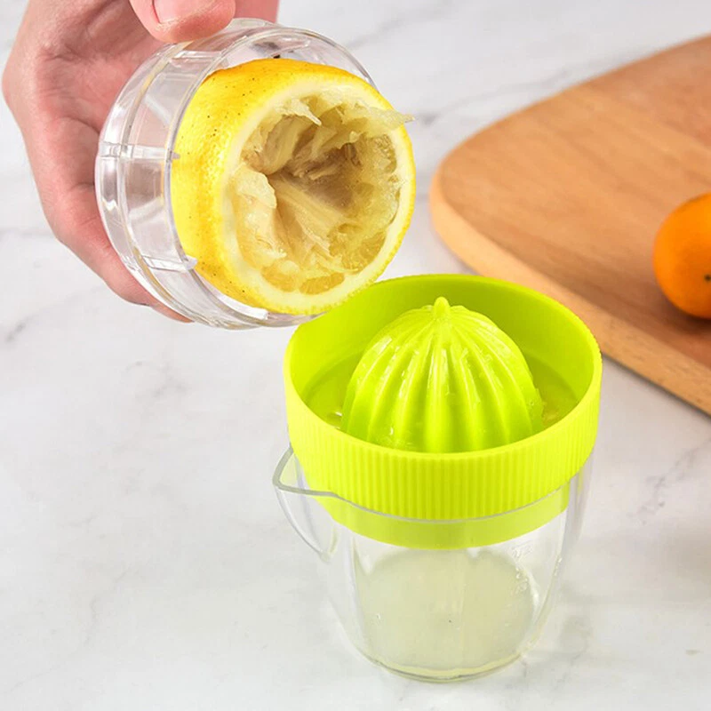 Manual citrus clearance juicer