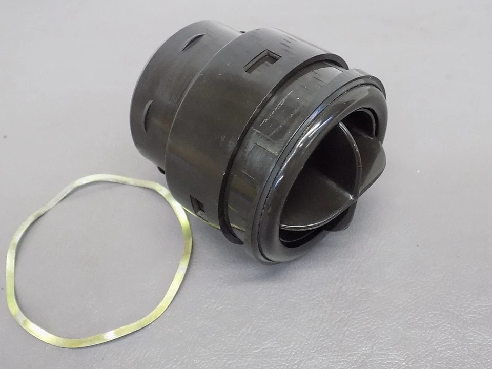 1974 Mercedes Benz 450SL вентиляционная решетка - Изображение 3 из 4