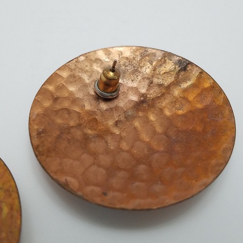 Vtg Hammered Copper Disc Earrings Turquoise & White Cabochon 4cm Art Deco - Picture 5 of 7