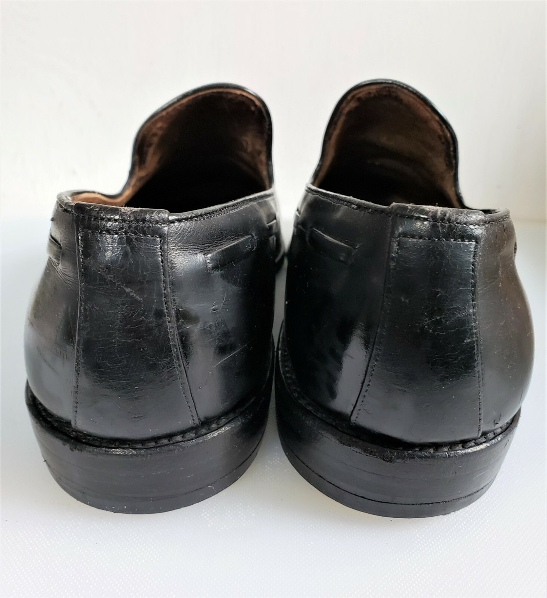Allen Edmonds Vintage Saratoga Black Tassel Leather Loafers  display picture 3