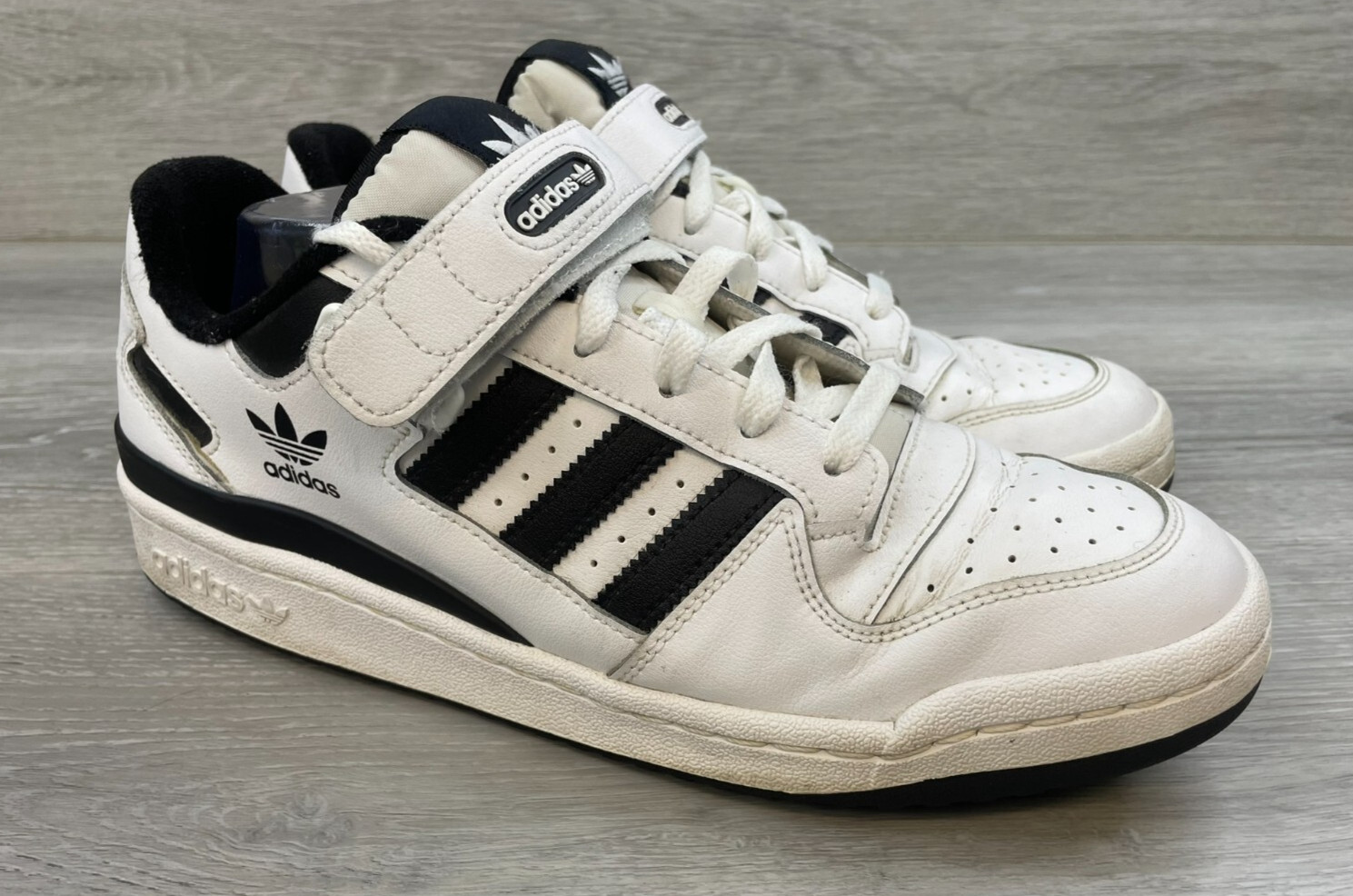 Adidas Forum Low FY7757 Men’s Basketball Sneakers White Leather Strap Lace Up Adidas Forum Low FY7757 Men’s Basketball Sneakers White Leather Strap Lace Up