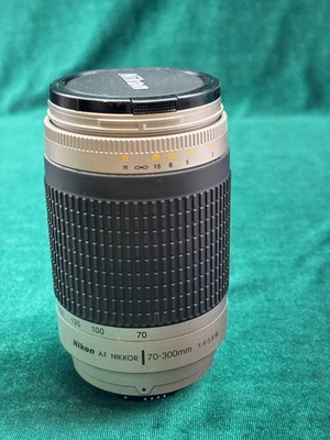 Objectif Nikon AF Zoom-Nikkor 70-300mm f/4-5.6G Fonctionne - Photo 1/4