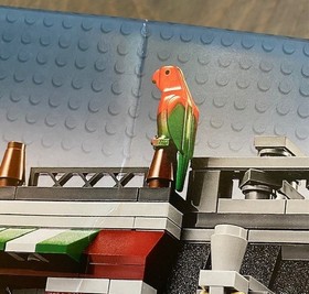 LEGO Creator 10218 Pet Shop - New In Sealed Box - Retired, rare collectible