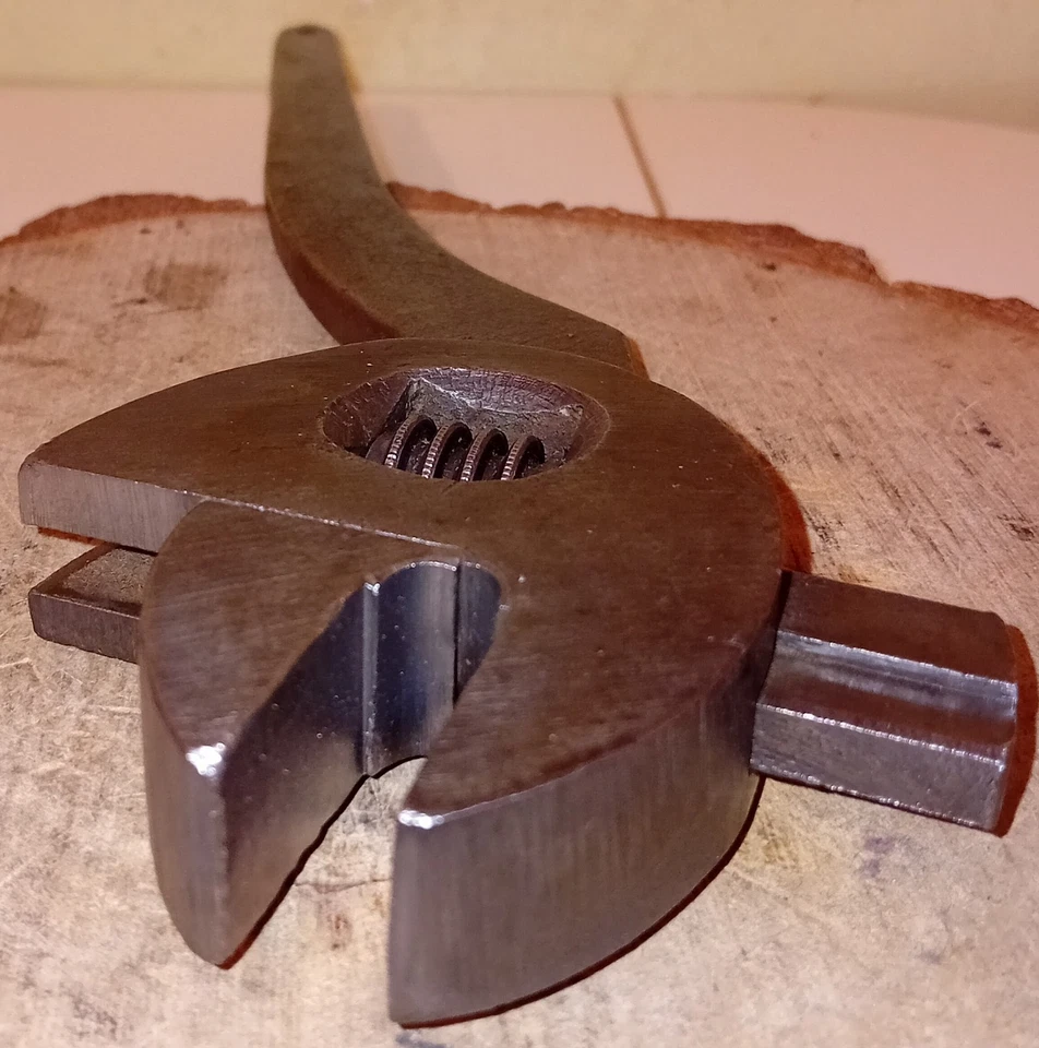 Ancienne Belle Clé à Molette Courbée FACOM N°35 dit madame 101 - Photo 3/4