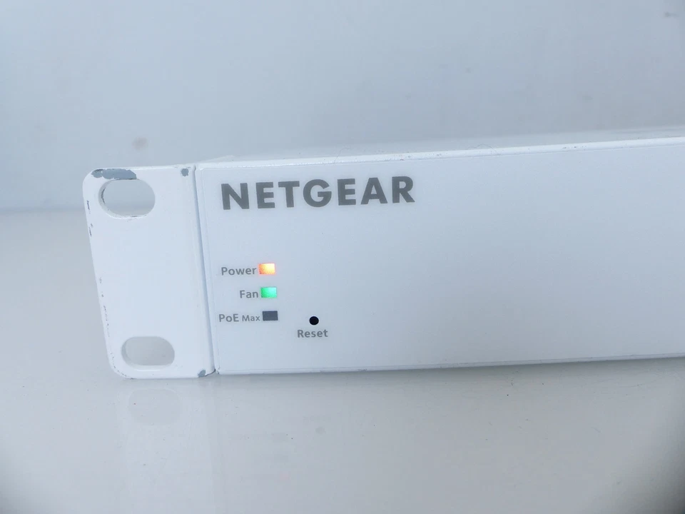 Netgear GS710TUP 10-Port Gigabit Ultra60 POE Switch gebraucht #710 B - Bild 2 von 4