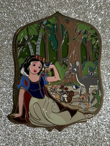Snow White Dear Princess LE50 Pin Hut Fantasy Pin