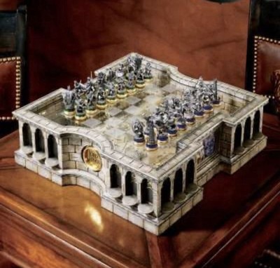 NEW! Noble Collection Lord of the Rings Chess Set, LIMITED STOCK! FREE SHIP!