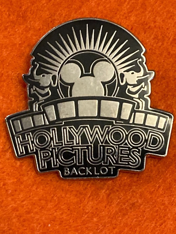 5857    DCA - Hollywood Pictures Backlot Black & Silver