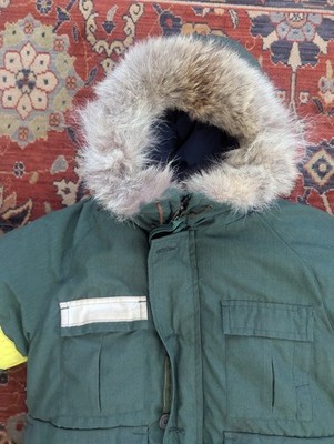 Vintage Alyeska Pipeline Arctic Goose Down Coyote Fur Trim Hooded Parka Sz SMALL