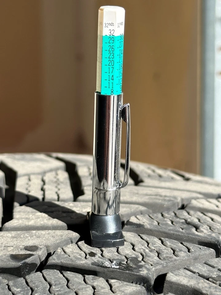 Juego de neumáticos y ruedas de invierno modelo X T Sportline 19" - neumáticos Michelin X-Ice Foto 2 de 2