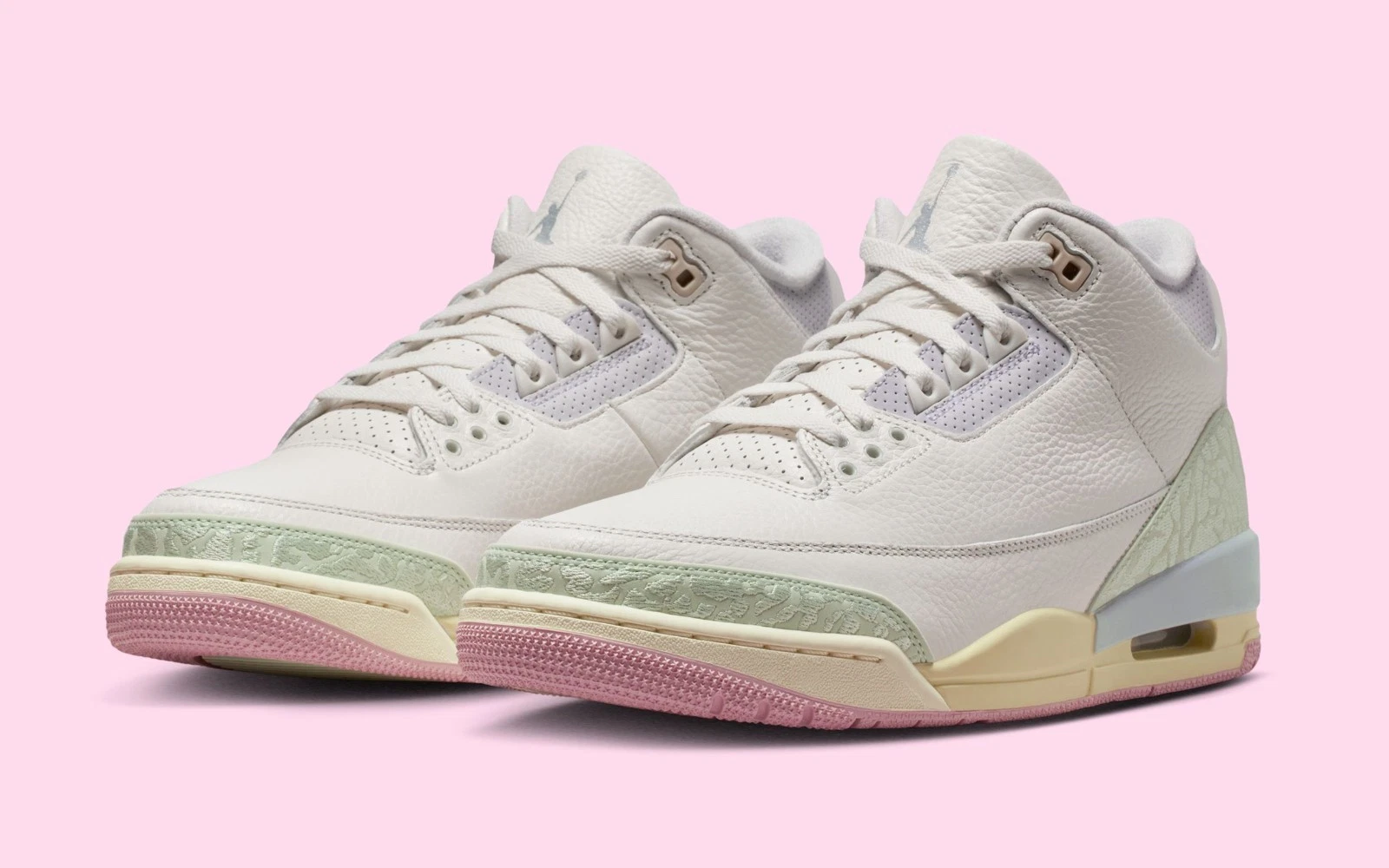 Nike Air Jordan 3 Retro Spring Is In GS & Womens White Sports Sneaker IF4758-100