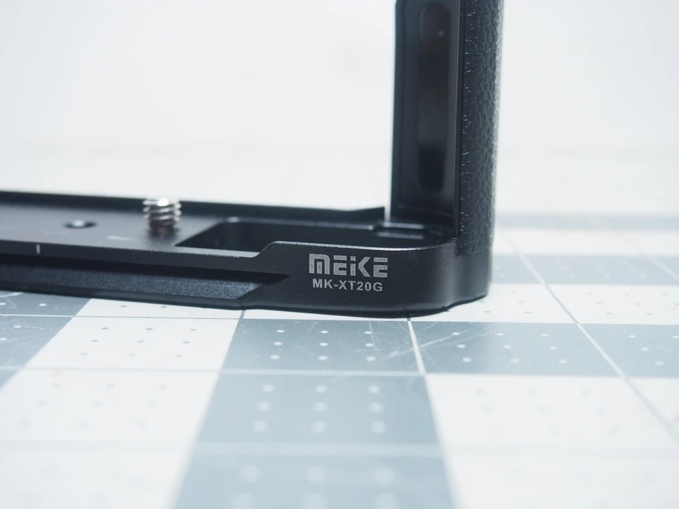 Meike Hand Grip for Fujifilm X-T20 MK-XT20G - Image 4 of 4