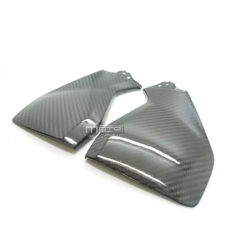 Flancs sous réservoir carbone Yamaha MT09 pour remplacer les carénages usés