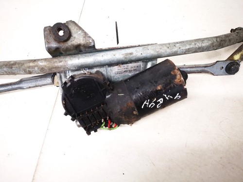 0390241113a vorne Scheibenwischermotor Teilenummer  Volkswagen Pa DE1291325-47