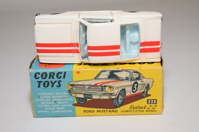 Corgi 1:43 - Voiture miniature - Ford Mustang Fastback 2+2 - Boîté