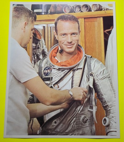 SCOTT CARPENTER MERCURY ASTRONAUT COLOR IN A NASA SUIT 8 X 10 LITHO