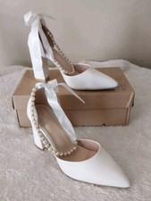 NEW NEVER WORN White Ribbon and Pearl Bridal Shoes, Size 38