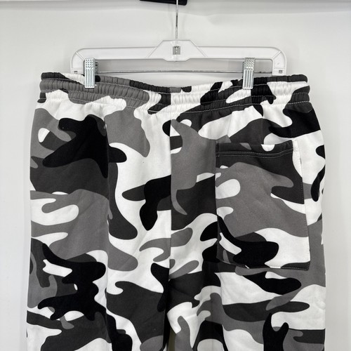 Set aus grauem Camouflage Hoodie und Hose, Größe 3XL — Outfit im Militärstil - Bild 13 von 16