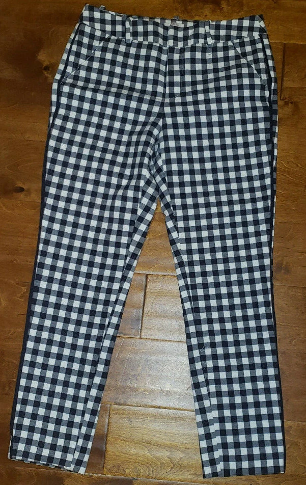 Plaid capri hotsell pants