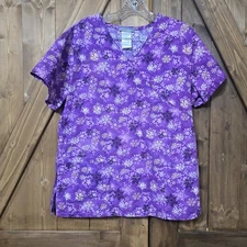 SB Scrubs Women’s Top Medium Purple Snowflake Print Winter Holiday Nursing