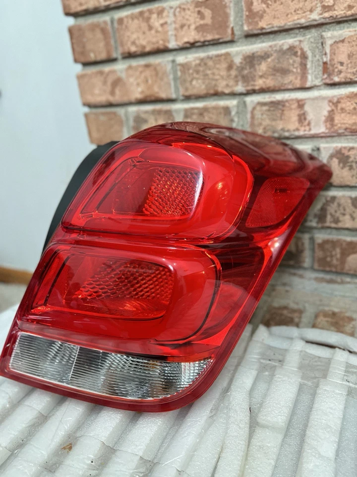 🔥OEM 2017-2022 Chevy TRAX RH Pasajero Luz Trasera Freno Lámpara LED 42740112🔥 Foto 3 de 4