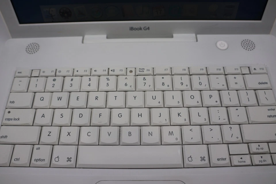 Macintosh iBook G4 1.07 GHz 14.1" LCD screen Mac OS 10.4.11 Model A1055- 256 MB - Image 3 of 4