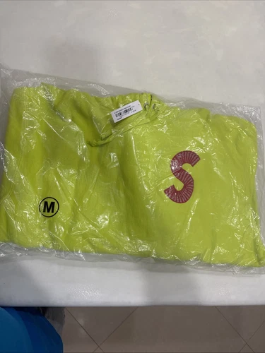Sweat à capuche logo SUPREME S ; vert acide ; FW20 ; TAILLE M DEADSTOCK ÉPUISÉ