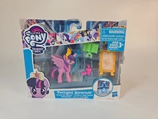 My Little Pony- Twilight Sparkle Loves to Study Figure set! Brand NEW