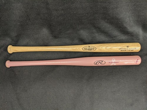 Par de bates de béisbol miniatura de madera ST LOUIS CARDINALS MLB ROSA Cancer Komen - Imagen 2 de 3