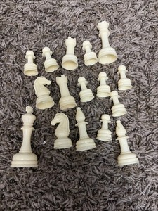 Lot (16) Vintage Milton Bradley White Plastic Chess Pieces